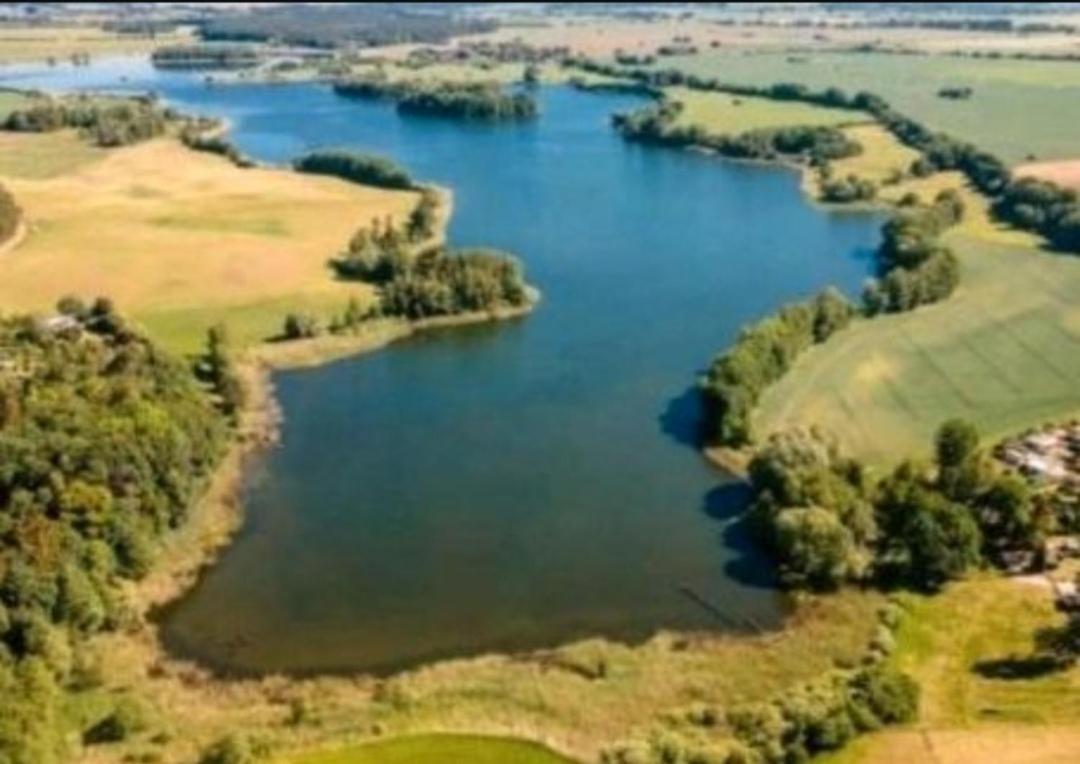 - Wohnmobilstellplatz In Der Mecklenburgischen Seenplatte Strom & Wasser Vor Ort Campsite