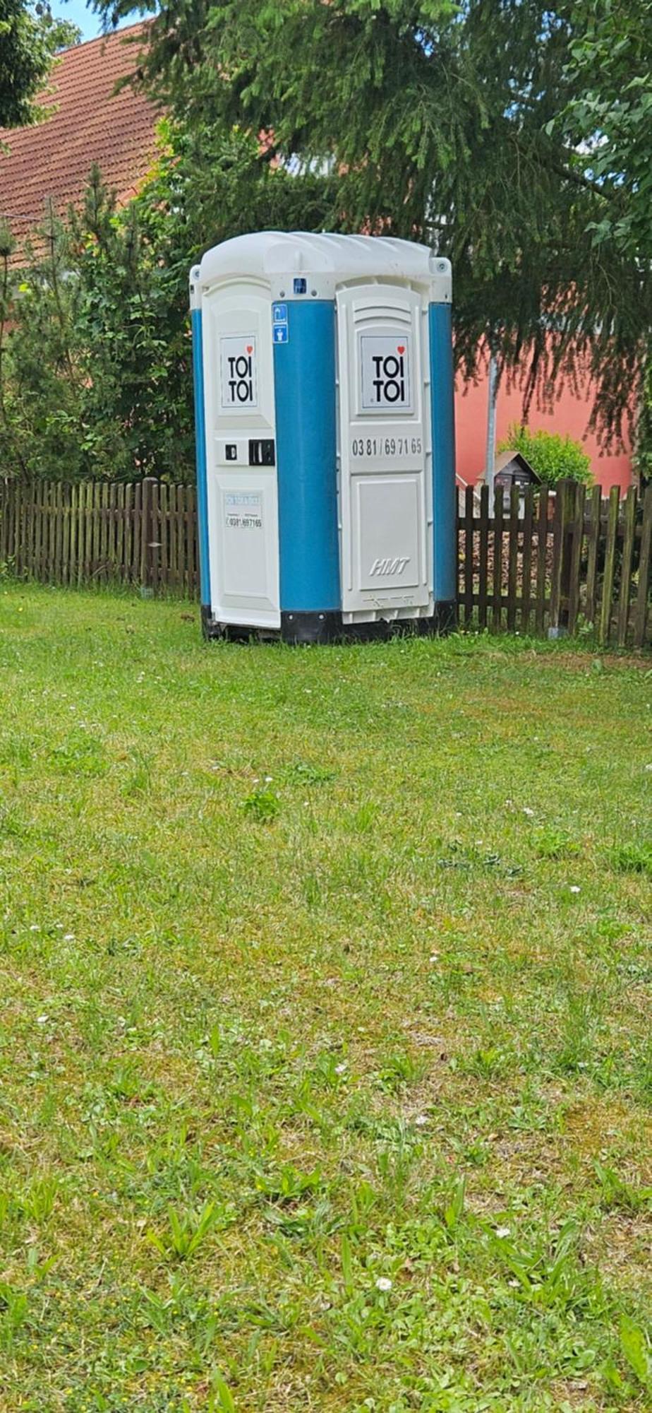 - Wohnmobilstellplatz In Der Mecklenburgischen Seenplatte Strom & Wasser Vor Ort Campsite